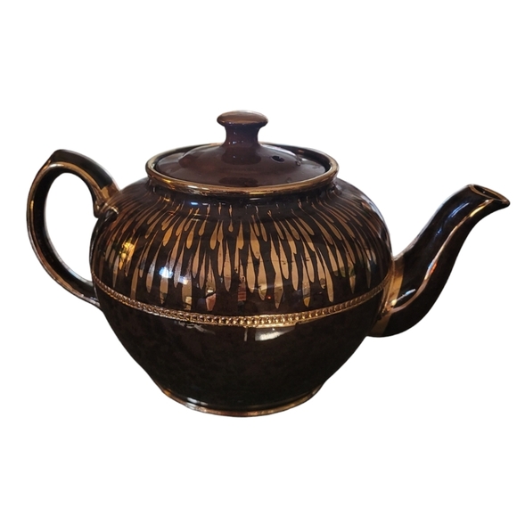 Sadler 1960's Brown Betty and‎ Gold Trim Teapot - Picture 1 of 5